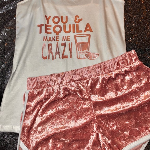 Short Set - Picture 2 of 2